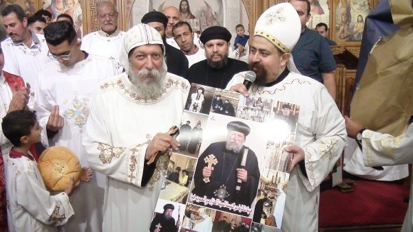 رسامة شمامسة جدد لكنيسة العذراء بالمحمودية على يد الأنبا إيلاريون