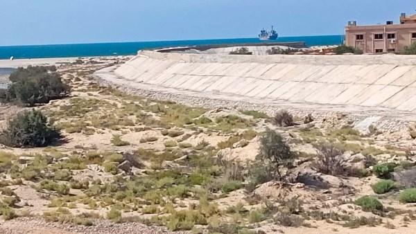 متابعة جاهزية مخرات السيول