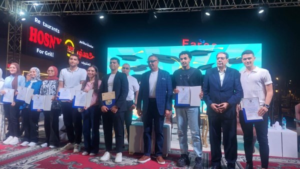 تكريم محافظ جنوب سيناء لاوائل الشهادات 