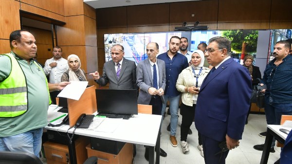 محافظ الدقهلية يتابع اللجان الانتخابية من مركز الشبكة الوطنية للطوارئ