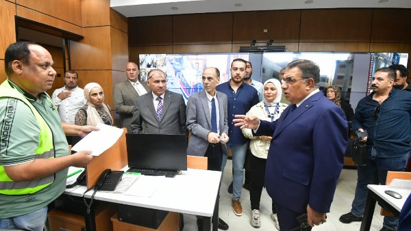 محافظ الدقهلية يتفقد سير العملية الانتخابية في لجان الشيوخ بالمنصورة