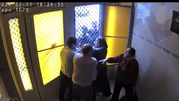 عقب الحكم.. أسرة الطبيبة المتعد.ى عليها ووالدتها: الحكم سريع وأثلج  صدورنا