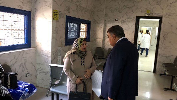 محافظ الدقهلية يؤكد انتظام العمل وحسن استقبال المرضى بعيادة ابن لقمان للتأمين الصحي