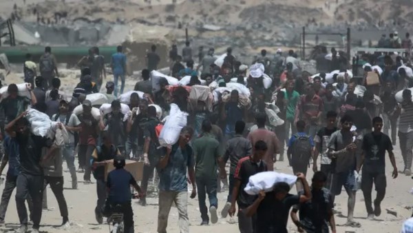 معاناة المجوعين في غزة بسبب الإسرائيلي