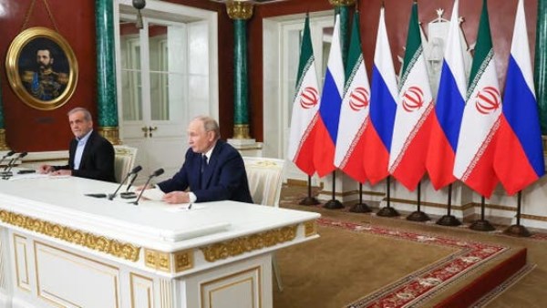 بزيشيكيان وبوتين 