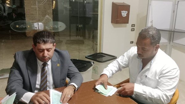 انتخابات الشيوخ.. بدء عمليات فرز الأصوات في لجان البحر الأحمر