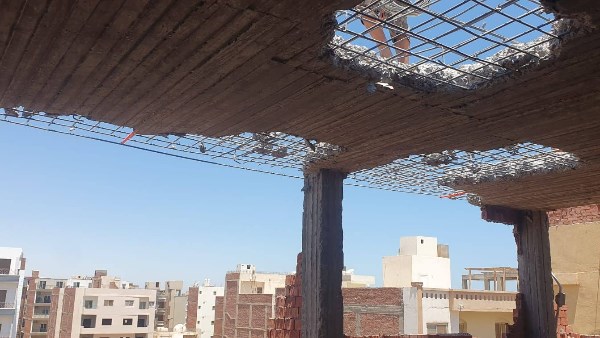 حي شمال الغردقة يواصل التصدي لمخالفات البناء وإزالة الأدوار المخالفة فورًا