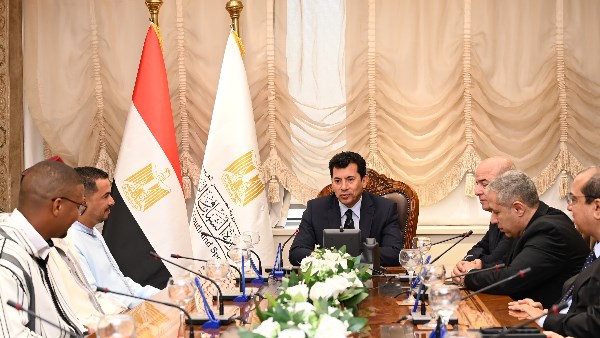وزير الشباب والرياضة