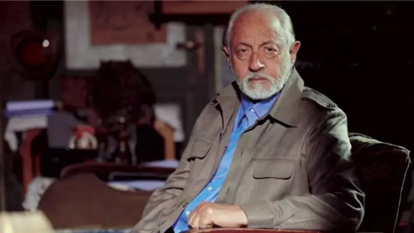 صديق العمر.. عبد العزيز مخيون ينعي سيد صادق بكلمات مؤثرة