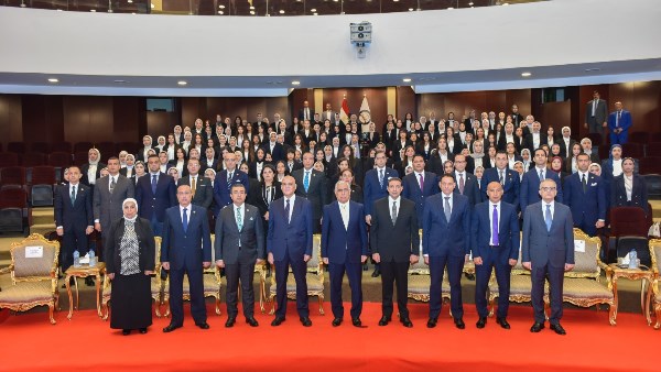 النائب العام يلتقى الدفعة الأولى من المرشحات للعمل معاونات بالنيابة العامة