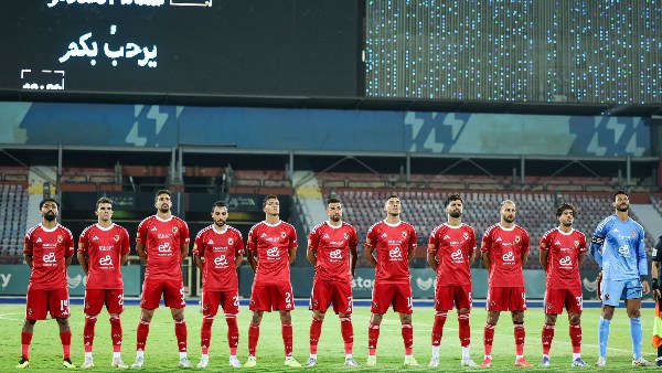عادالفريق الأول لكرة القدم بالأهلي