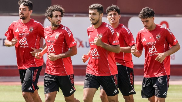 للفريق الأول لكرة القدم بالأهلي