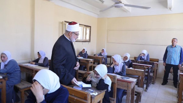 اليوم.. يؤدي طلبة الثانوية الازهرية من العلمي والأدبي امتحانات الدور الثاني