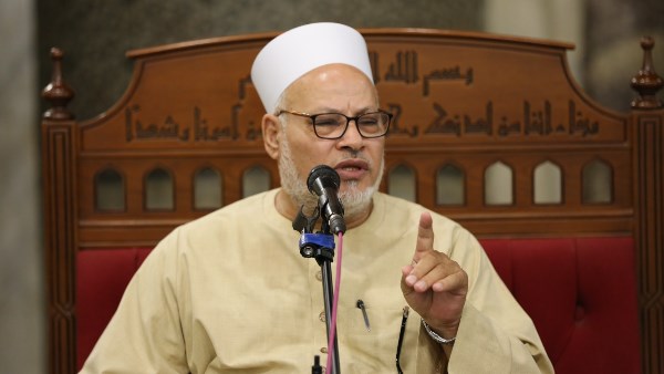 رئيس جامعة الأزهرالأسبق: النبي ﷺ كان نبيا قبل خلق آدم وسيادته تمتد ليوم القيامة