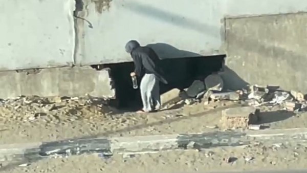الثقب الاسود اسفل احد الكباري 
