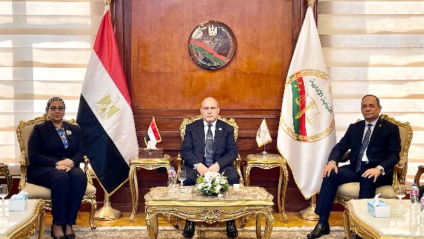 الزيارة 
