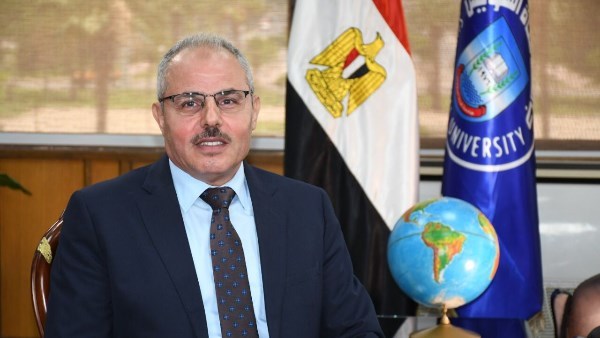  رئيس جامعة قناة السويس الدكتور ناصر مندور