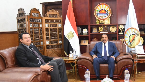 محافظ مطروح يعلن الموافقة على إمكانية الالتحاق بكلية البنات بفرع جامعة الأزهر