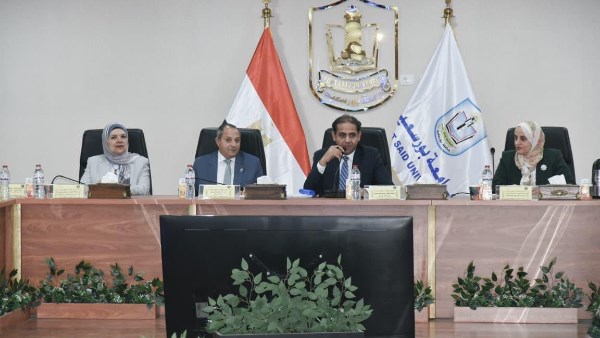 محافظ بورسعيد يشارك في اجتماع مجلس الجامعة