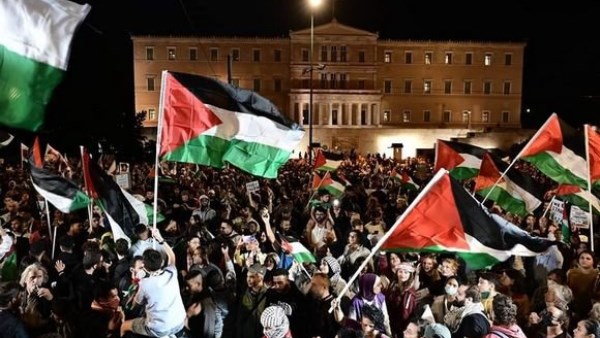 إجلاء موظفي السفارة الإسرائيلية بأثينا وسط احتجاجات شعبية ضد العدوان على غزة
