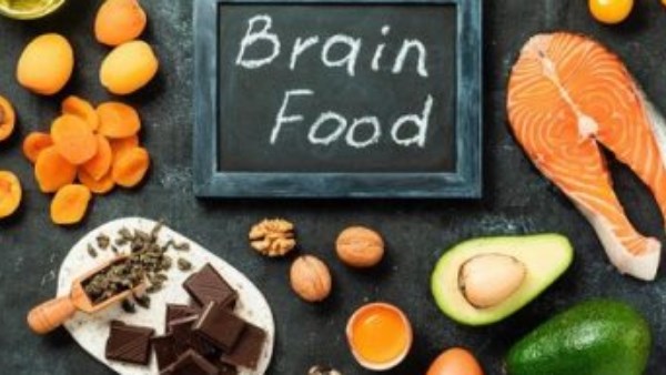 6 أطعمة قد تحمي الدماغ من الزهايمر.. تعرف عليها