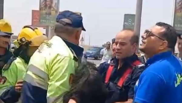 سيارتها انقلبت.. الحماية المدنية بالقاهرة تنقذ سيدة محتجزة على طريق السويس