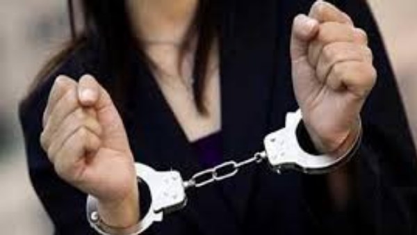 شهادات مزورة.. القبض على سيدة تدير كيانا تعليميا وهميا بسوهاج