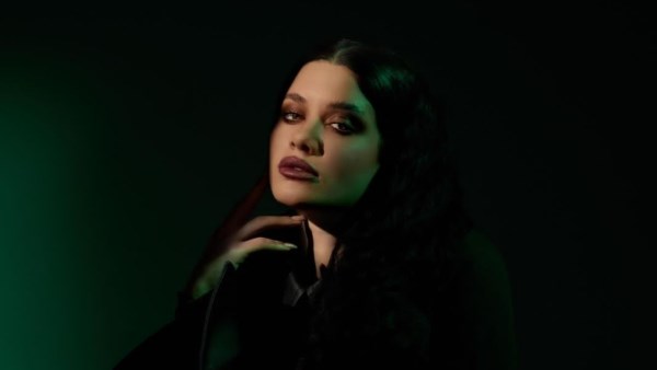  الفنانة سينتيا خليفة 
