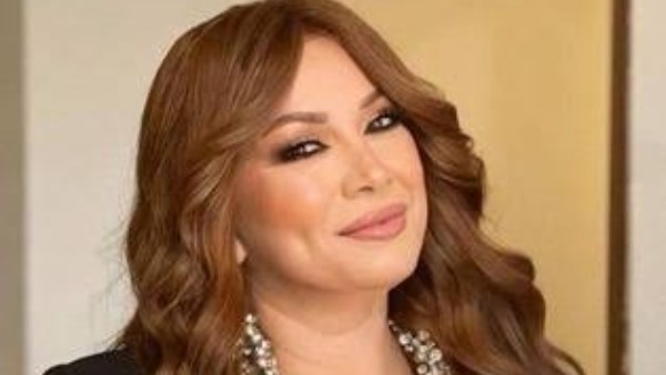 الفنانة إنتصار 