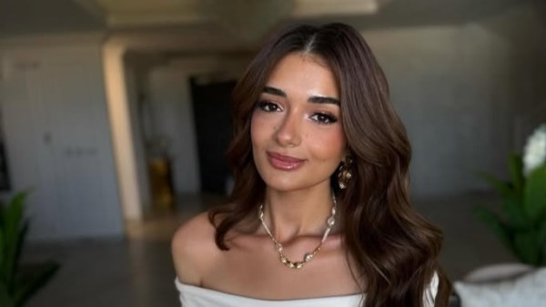 الفنانة ملك أحمد زاهر 