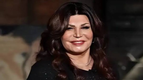 الفنانة نجوي فؤاد 