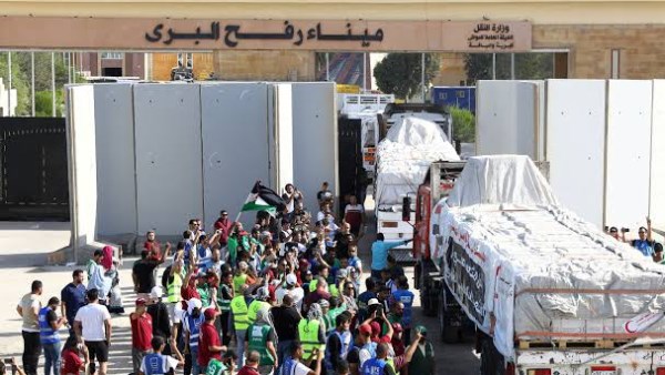 أحمد موسى: الجيش المصري عقيدته حماية الأرض.. ومصر تواجه مؤامرات تستهدف أمنها القومي