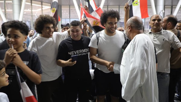 استقبال حافل لـ أحمد ناصر بطل الدفاع عن سفارة مصر بـ لندن 
