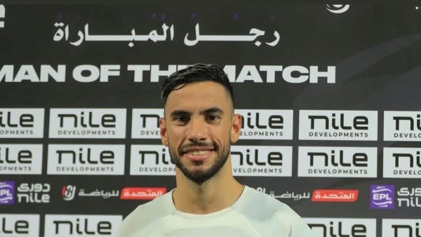 ناصر ماهر يشارك متابعيه بصورة بجائزة رجل المباراة