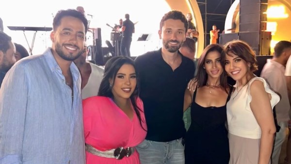 كريم عبدالعزيز وزوجته ومي كساب وشيماء سيف