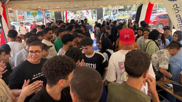 ازدحام أمام لجان مصر الجديدة في انتخابات مجلس الشيوخ