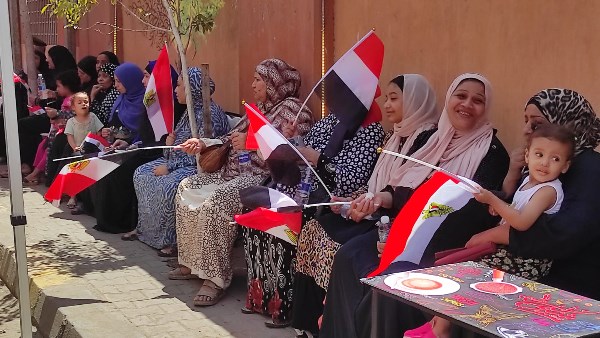 بأعلام مصر.. طوابير أمام لجان بولاق بانتخابات مجلس الشيوخ