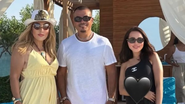 نادية الجندي بصحبة عمرو دياب في الساحل الشمالي:احلي أصحاب