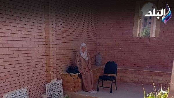 أحدث ظهور بعد غياب.. شمس البارودي تزور قبر زوجها حسن يوسف وابنها