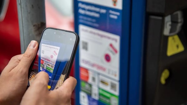 «اوعى تليفونك يتهكر».. تصيد البيانات بأكواد الاستجابة السريعة