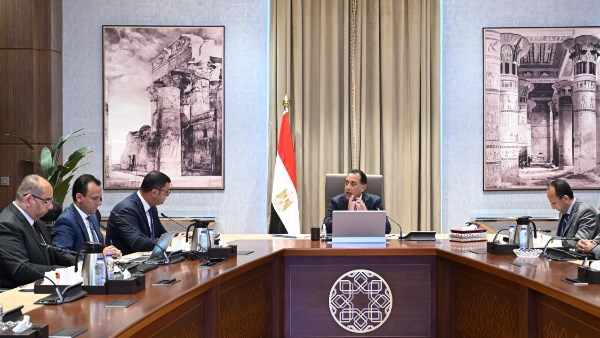 رئيس الوزراء يستعرض ملامح الإستراتيجية الوطنية للعمران والبناء الأخضر