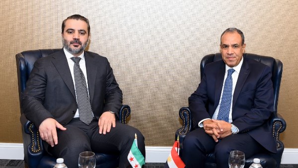 وزير الخارجية يلتقي نظيره السوري 