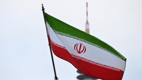 إيران 
