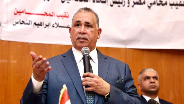 نقيب المحامين