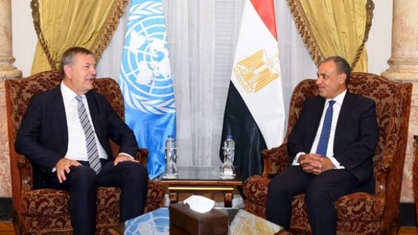 وزير الخارجية مع فليب لازيني