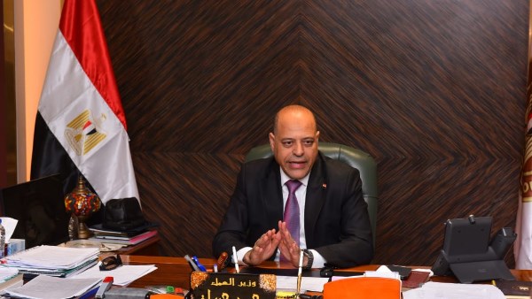 وزير العمل