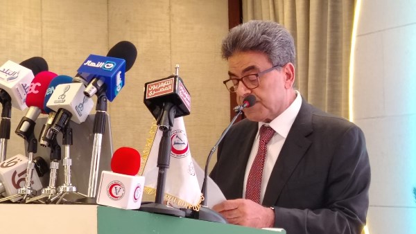 الدكتور مجدي حسن نقيب الأطباء البيطريين