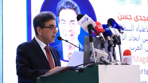 مجدي حسن النقيب العام للأطباء البيطريين 