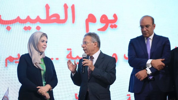 الدكتور أسامة عبد الحي والدكتورة شيرين غالب 