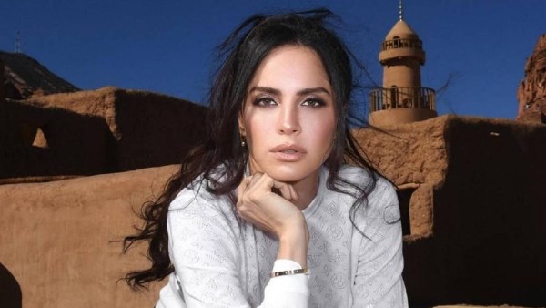 الفنانة آمال ماهر 
